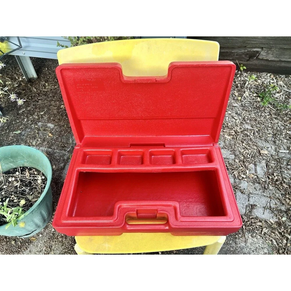 LEGO 1980’s Red Plastic Carrying Case 11.5 x 7.5 x 4 Very Good Condition